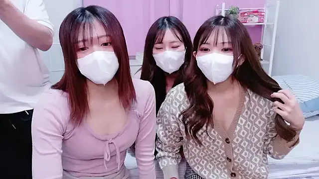 NA-KAREN-V8 — Group on StripChat