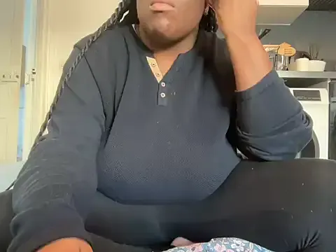 nanaisbackk on StripChat 