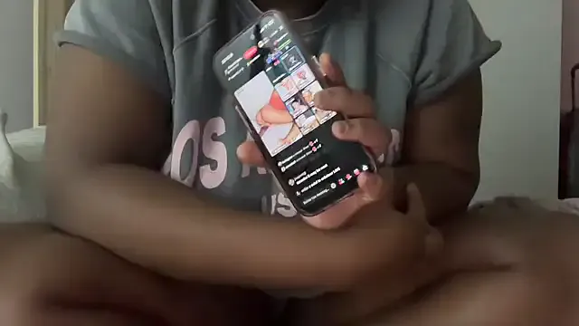 nanaisbackk on StripChat 