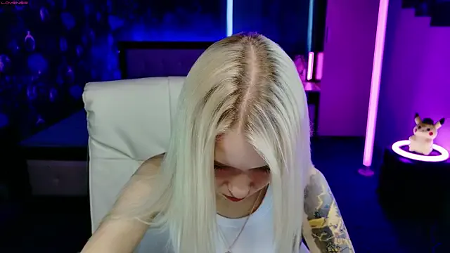 Freechat NaomiHita on StripChat