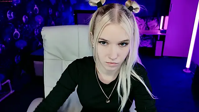 Freechat NaomiHita on StripChat