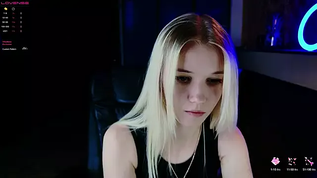 Freechat NaomiHita on StripChat