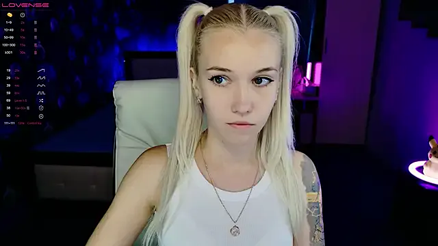 Freechat NaomiHita on StripChat