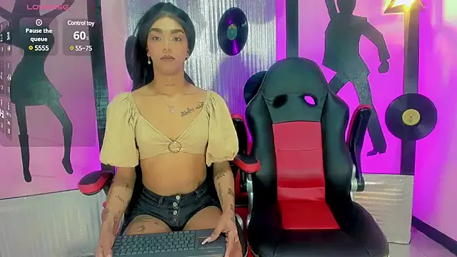 Freechat nickyminach_ on StripChat