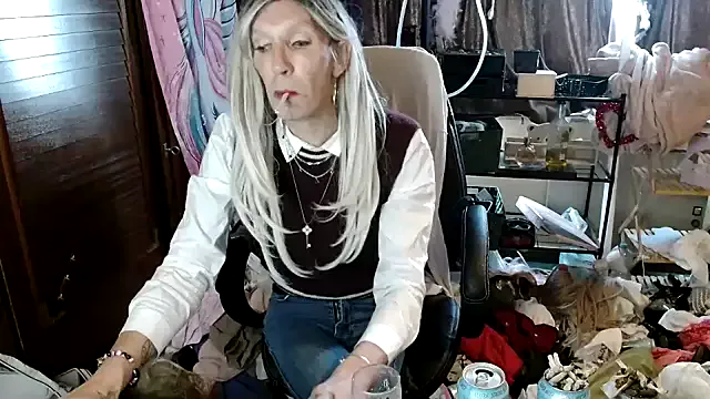 Freechat Ombeline1 on StripChat