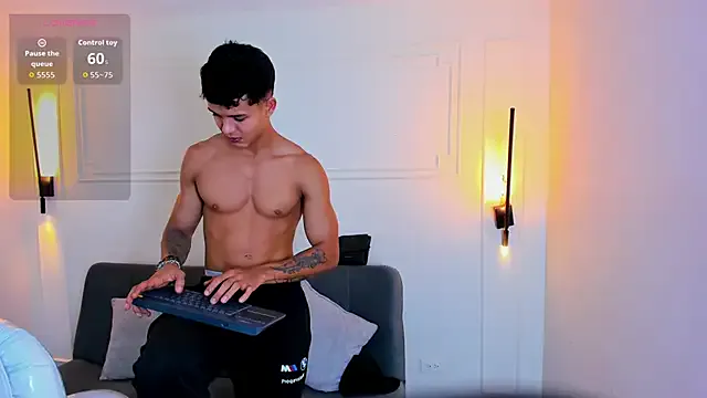 Freechat Paradise_boy_s on StripChat