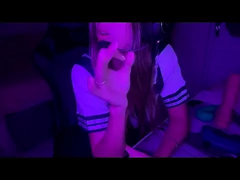 Offline privsloirinha on StripChat