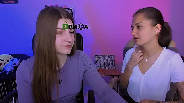 Group pure_radiance1 on StripChat