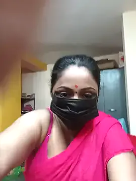 Freechat queendivya on StripChat
