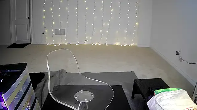 Offline Ravishing_Roma on StripChat