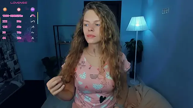 Freechat RayaNenlia on StripChat