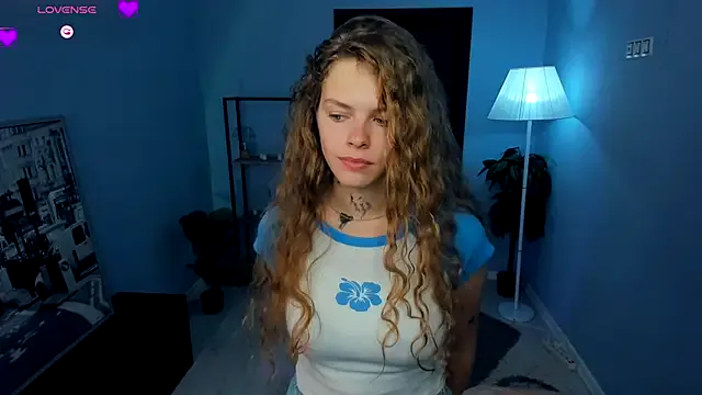 Freechat RayaNenlia on StripChat