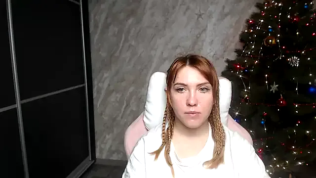 Freechat Reginasmilee on StripChat