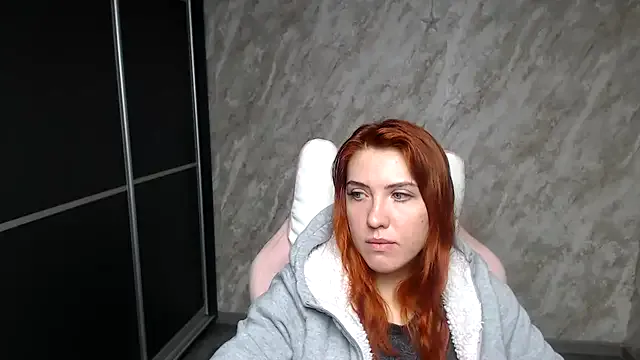 Freechat Reginasmilee on StripChat