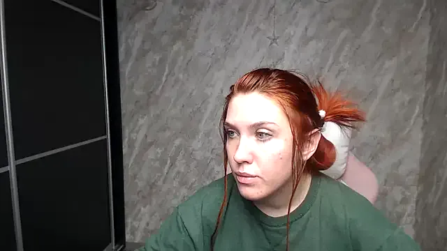 Freechat Reginasmilee on StripChat