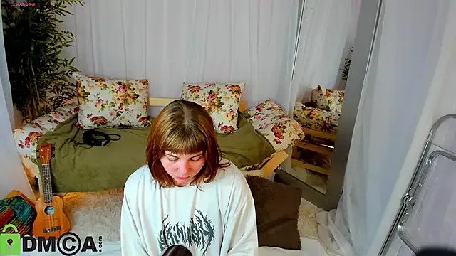 Freechat Rene_Shine on StripChat