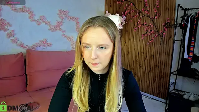 StripChat Rina_Panic is Freechat Rina_Panic — Naked and squirting show