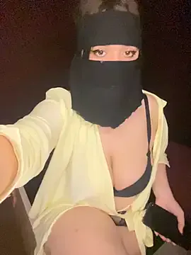 RooVaaN-Xx on StripChat 