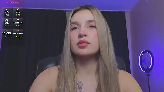 StripChat RoxyChill is Freechat RoxyChill — slap ass like good girl