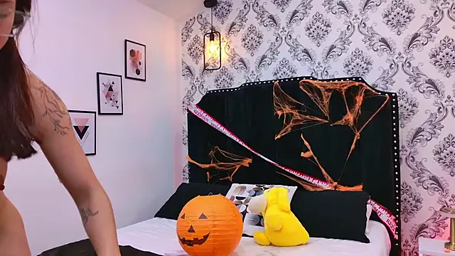 SaaraBrown — total nude + sexy twerk for you 