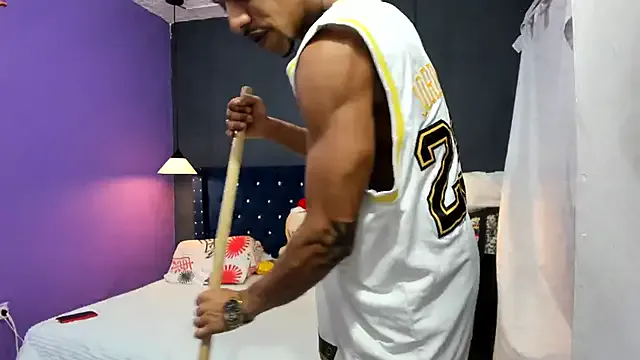 Offline Salomon_koude on StripChat