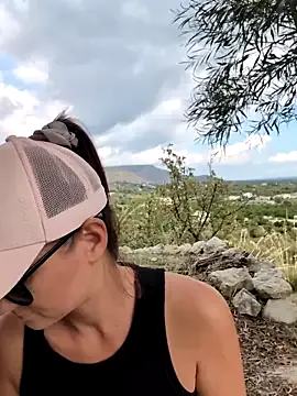 Offline Samira-Summer on StripChat