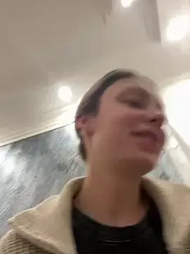 Offline SandraCarter on StripChat