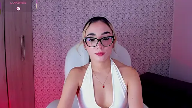 Sarajonnes on StripChat 