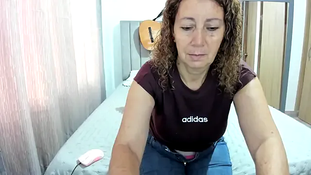 Freechat sarita_mature on StripChat