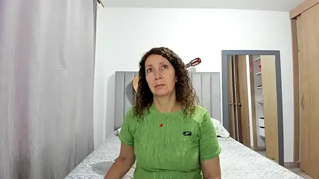 Freechat sarita_mature on StripChat