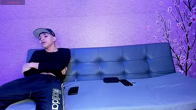 Freechat SeecretPartys on StripChat