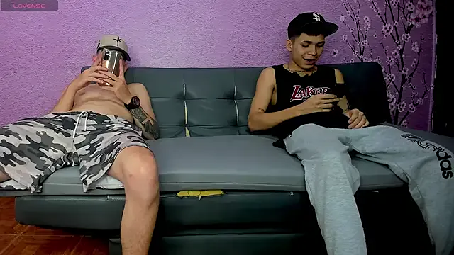 Freechat SeecretPartys on StripChat