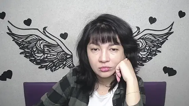 SelenaFly on StripChat 