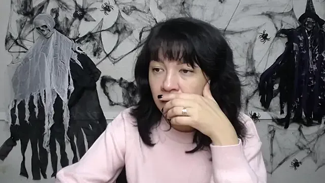 SelenaFly on StripChat 