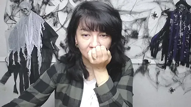 SelenaFly on StripChat 