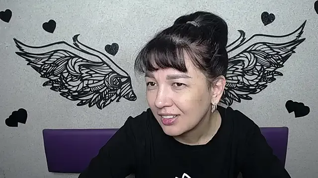 SelenaFly on StripChat 