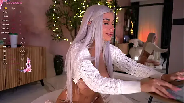 Freechat Serene_Sophiex on StripChat