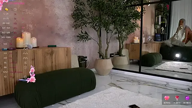 Freechat Serene_Sophiex on StripChat