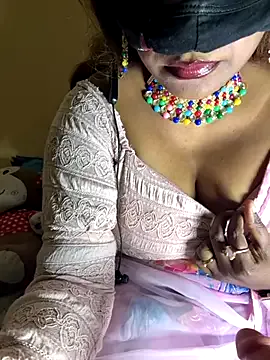 Sexyhotyrani — Full nude with scuirt