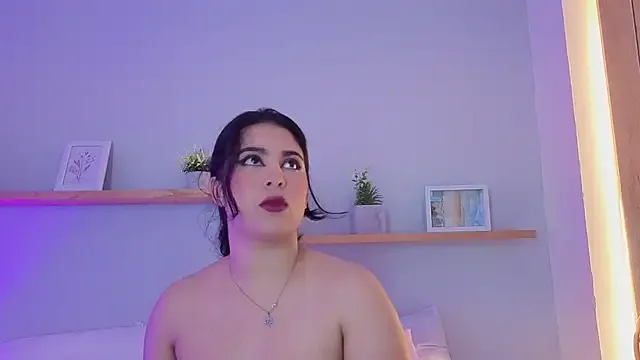 Freechat shainadavis on StripChat