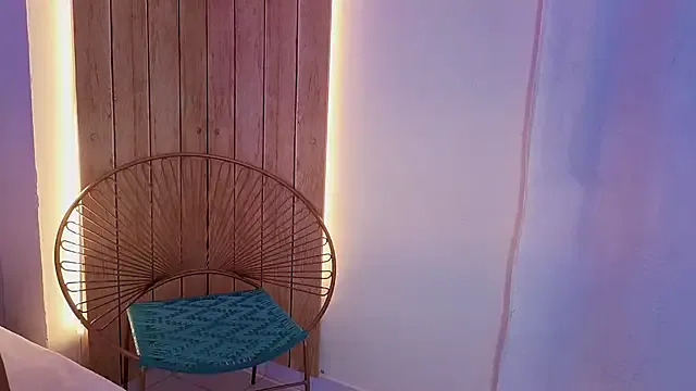 Freechat shainadavis on StripChat