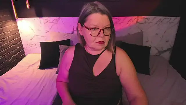 Shannonshine — urvy body in underwear