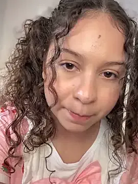 Freechat Shara_dreams on StripChat