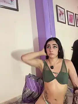 Freechat sharlot24 on StripChat