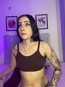 Freechat sharlot24 on StripChat