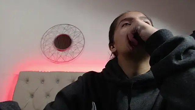 Offline sharon_and_sharit on StripChat