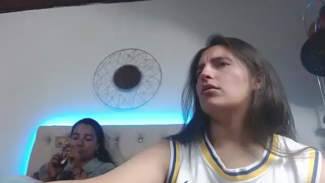 Offline sharon_and_sharit on StripChat