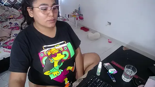 Freechat sirena_15 on StripChat