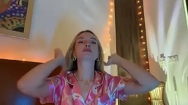 SirenaBelle — Ride pillow naked + last tip gets video