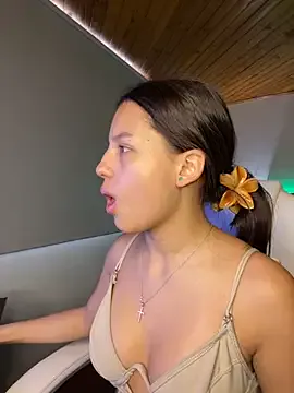 Freechat Sofia18_pinkk on StripChat